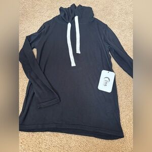 Black pull over